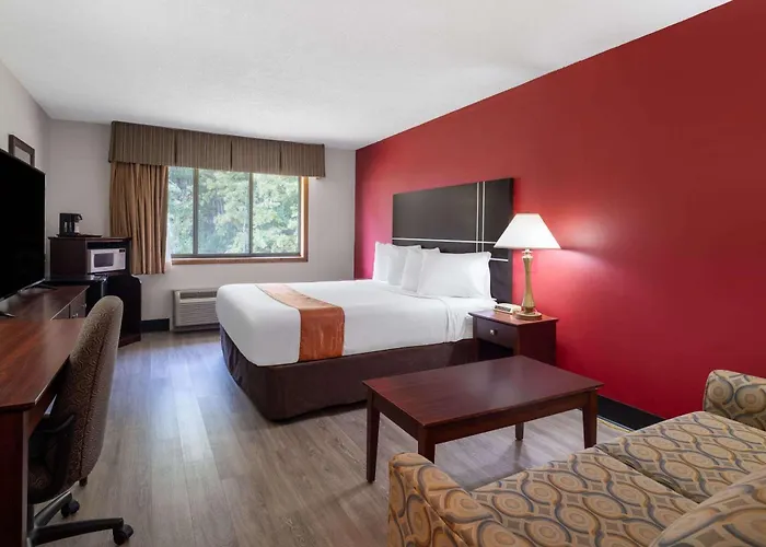 Travelodge By Wyndham Merrill