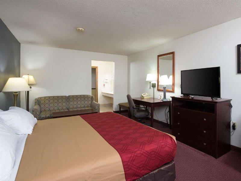 Travelodge By Wyndham Hotel *