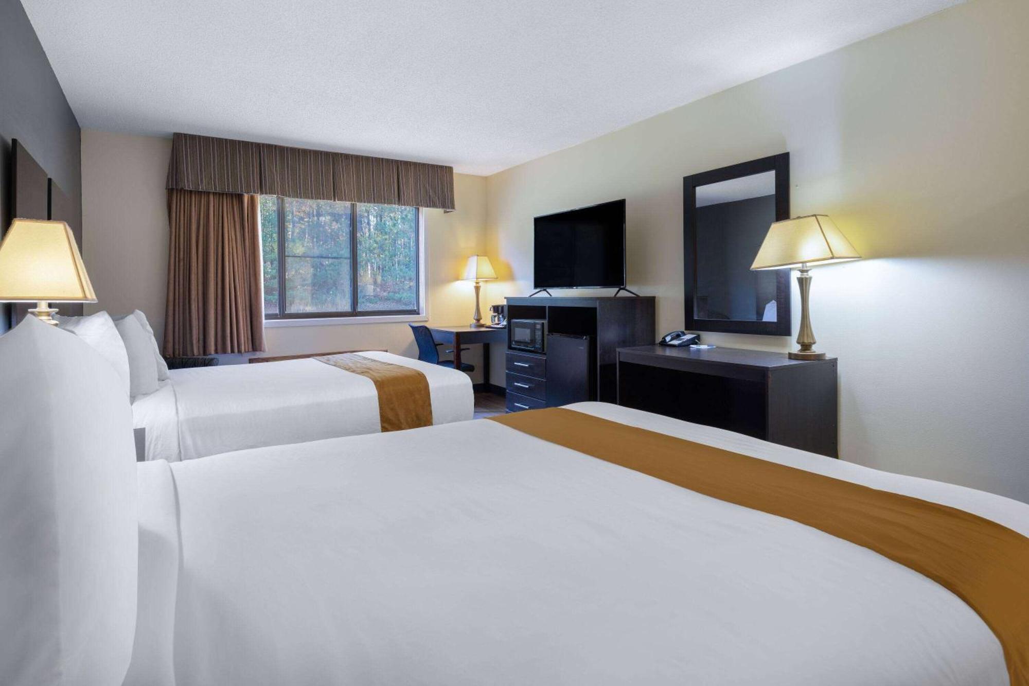Travelodge By Wyndham Merrill