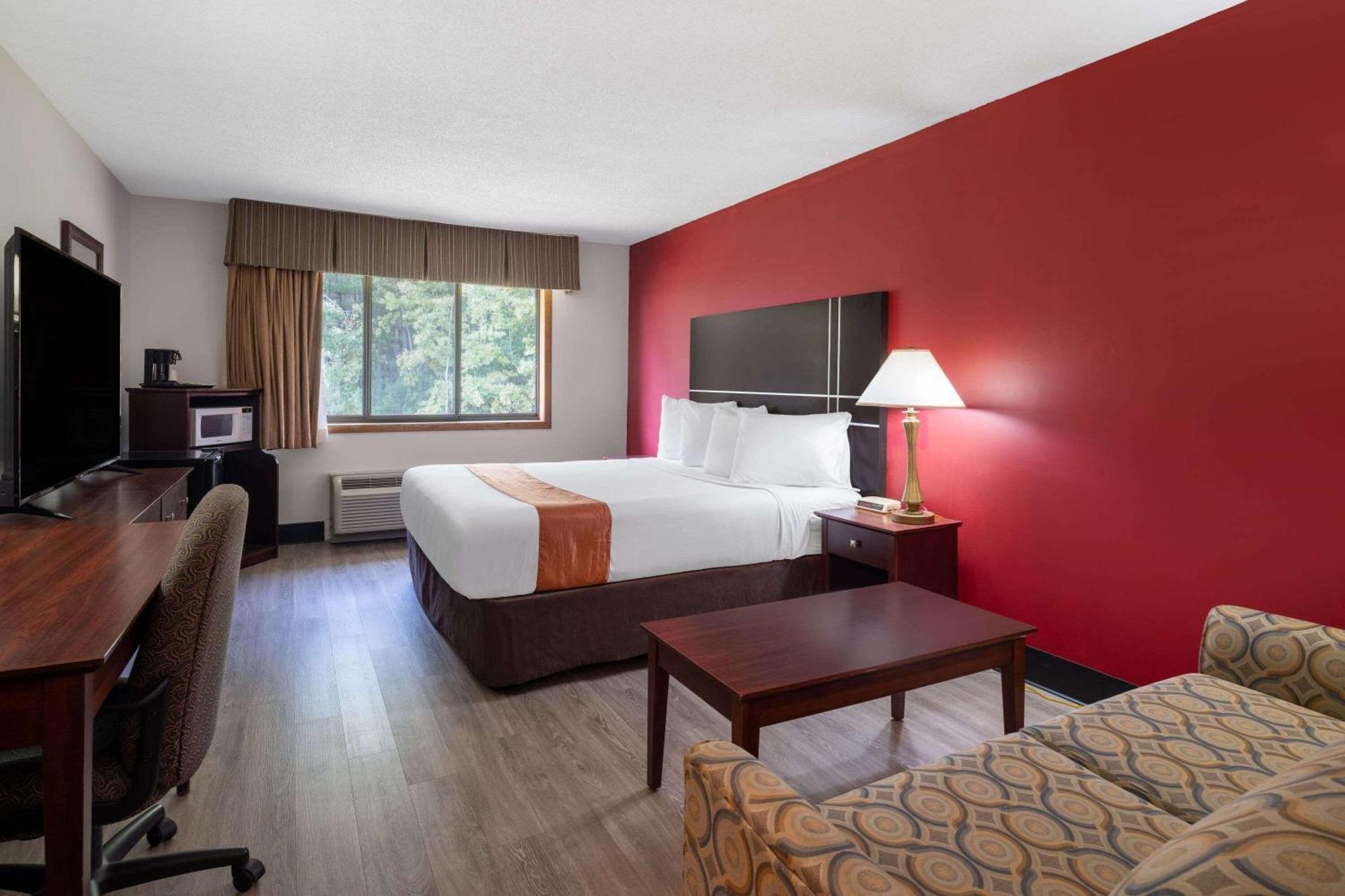 Travelodge By Wyndham Hotel *